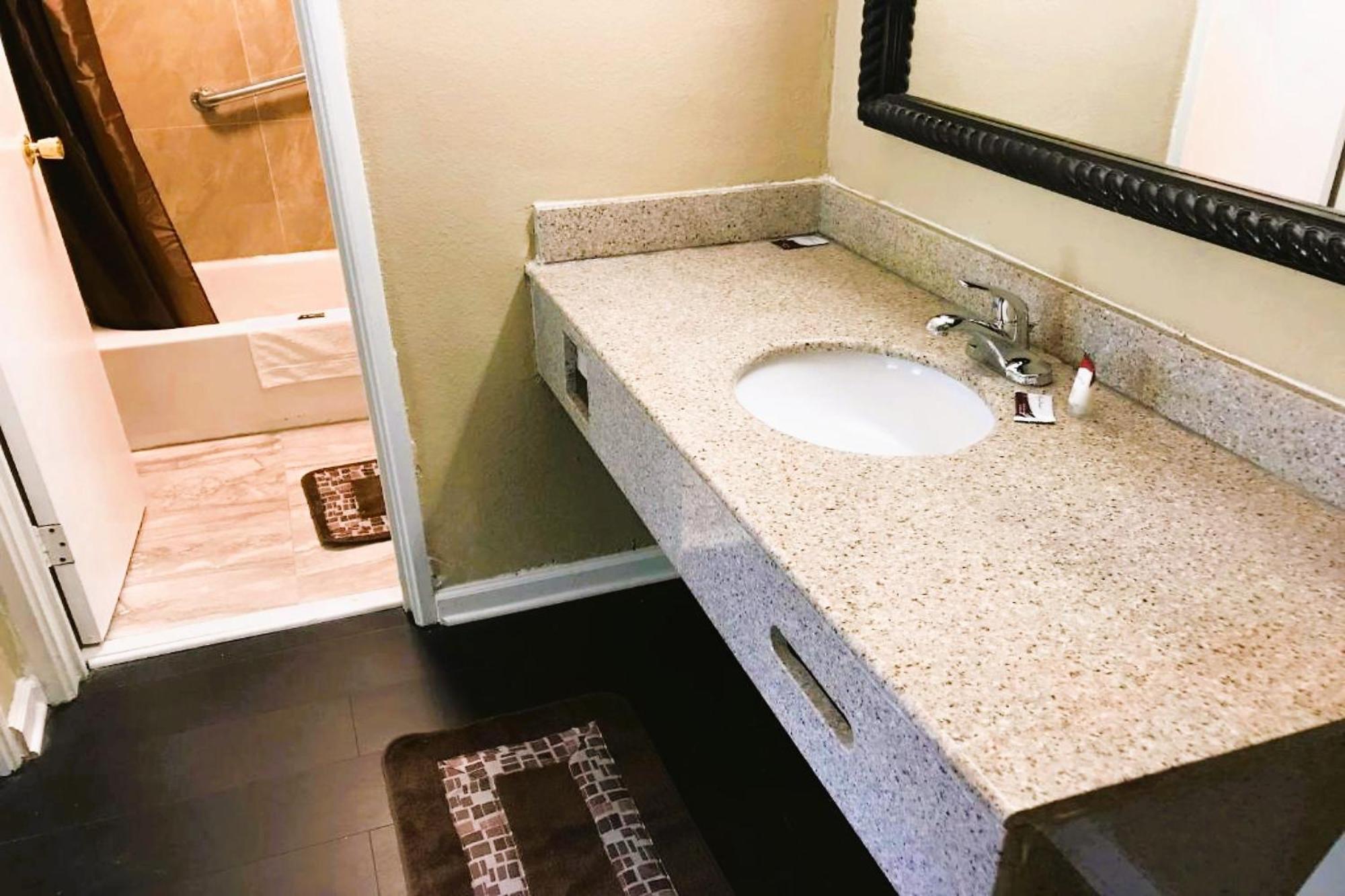Oyo Hotel Tallahassee Downtown Luaran gambar